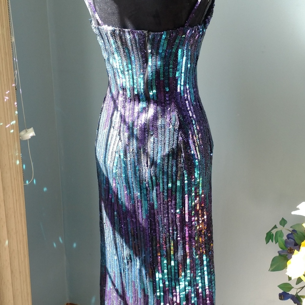 Dress - Picture 2 of 4